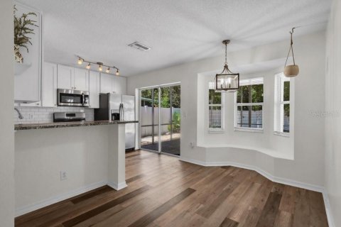 Casa en venta en Fish Hawk, Florida, 4 dormitorios, 190.54 m2 № 1741073 - foto 6