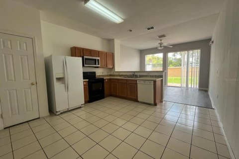 Touwnhouse à vendre à Kissimmee, Floride: 3 chambres, 110.27 m2 № 1894174 - photo 2
