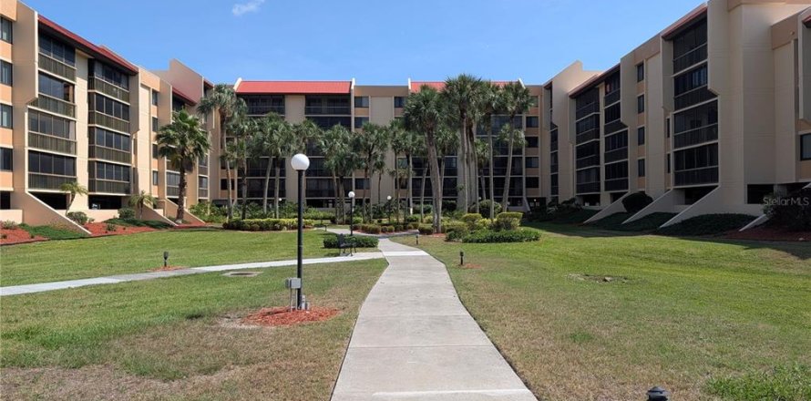 Condo à Port Charlotte, Floride, 1 chambre  № 2210629