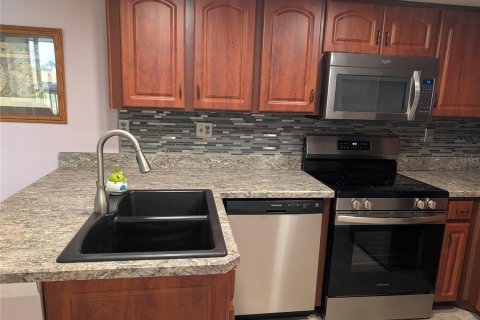 Copropriété à vendre à Port Charlotte, Floride: 1 chambre, 58.9 m2 № 2210629 - photo 5