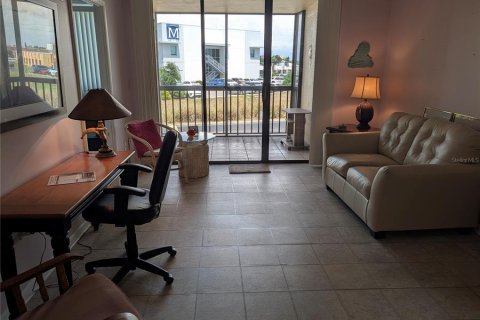 Copropriété à vendre à Port Charlotte, Floride: 1 chambre, 58.9 m2 № 2210629 - photo 8