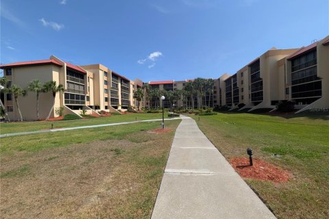 Copropriété à vendre à Port Charlotte, Floride: 1 chambre, 58.9 m2 № 2210629 - photo 22