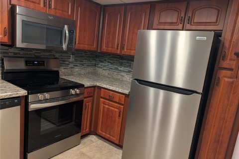 Copropriété à vendre à Port Charlotte, Floride: 1 chambre, 58.9 m2 № 2210629 - photo 4