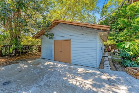 House in Miami, Florida 4 bedrooms, 195.65 sq.m. № 1861364 - photo 16