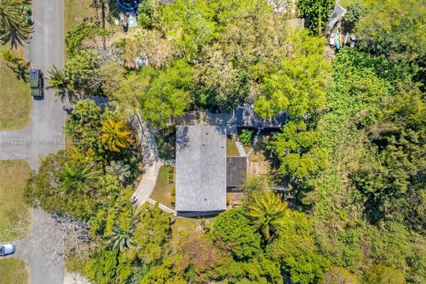 House in Miami, Florida 4 bedrooms, 195.65 sq.m. № 1861364 - photo 19