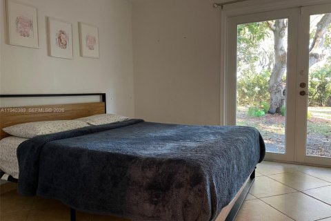 Villa ou maison à louer à Miami, Floride: 3 chambres, 239.78 m2 № 1999716 - photo 5