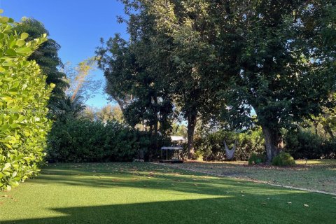 Villa ou maison à louer à Miami, Floride: 3 chambres, 239.78 m2 № 1999716 - photo 2