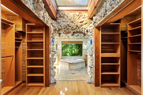 Villa ou maison à louer à Miami, Floride: 3 chambres, 239.78 m2 № 1999716 - photo 10