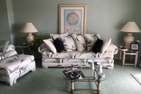 Condominio en venta en Hallandale Beach, Florida, 1 dormitorio, 72.93 m2 № 1980045 - foto 4