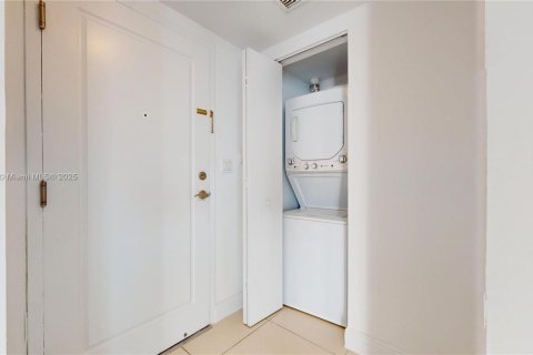 Купить кондоминиум в Майами, Флорида 2 спальни, 79.62м2, № 2019067 - фото 16