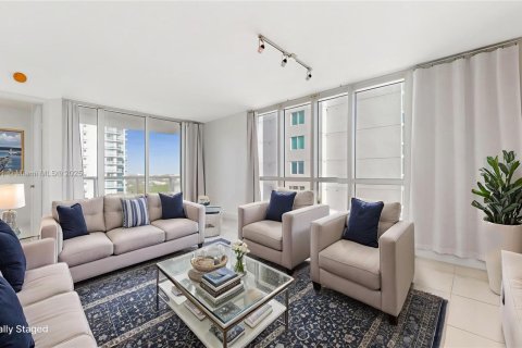 Кондоминиум с 2 спальнями в Майами, Флорида № 2019067