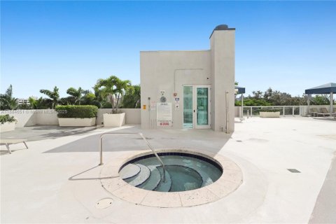 Купить кондоминиум в Майами, Флорида 2 спальни, 79.62м2, № 2019067 - фото 21