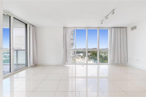 Купить кондоминиум в Майами, Флорида 2 спальни, 79.62м2, № 2019067 - фото 6