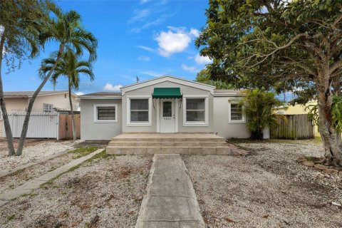 Снять в аренду виллу или дом в Майами, Флорида № 1956165 - фото 2