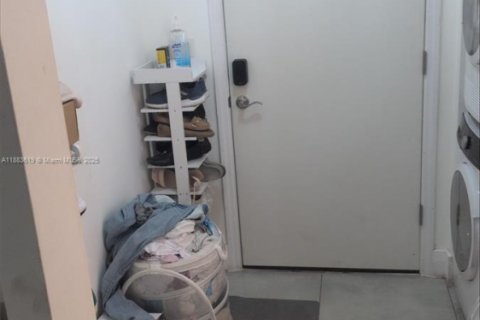 Condo in Miami, Florida, 2 bedrooms  № 1930702 - photo 14