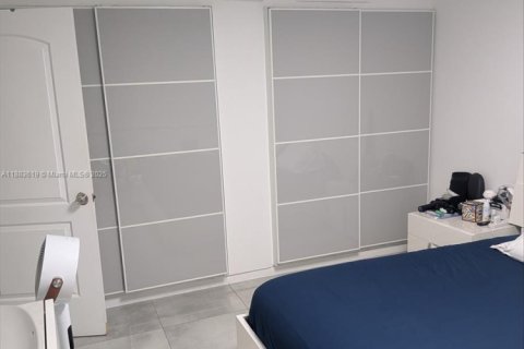 Condo in Miami, Florida, 2 bedrooms  № 1930702 - photo 8