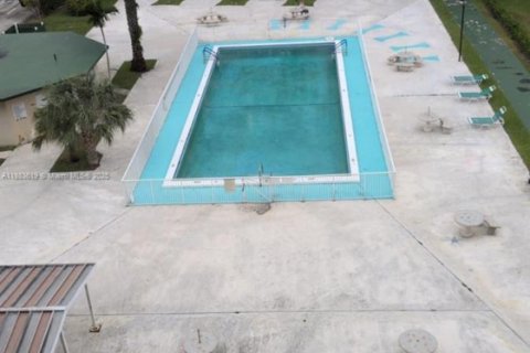 Condo in Miami, Florida, 2 bedrooms  № 1930702 - photo 21