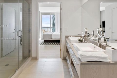 Condo in Hollywood, Florida, 2 bedrooms  № 1830853 - photo 16