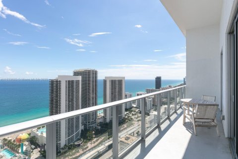 Condo in Hollywood, Florida, 2 bedrooms  № 1830853 - photo 23