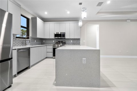 Купить виллу или дом в Нейплс, Флорида 3 спальни, 141.12м2, № 2039594 - фото 6