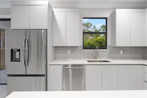 Купить виллу или дом в Нейплс, Флорида 3 спальни, 141.12м2, № 2039594 - фото 13