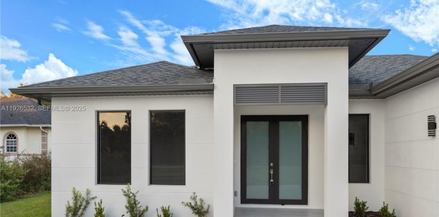 Дом в Нейплс, Флорида 3 спальни, 141.12м2 № 2039594