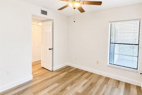 Condo in Altamonte Springs, Florida, 2 bedrooms  № 2230660 - photo 9