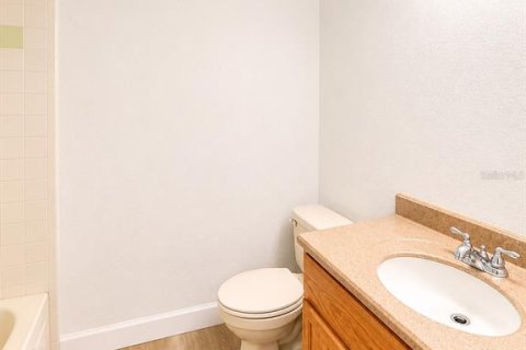 Condo in Altamonte Springs, Florida, 2 bedrooms  № 2230660 - photo 10