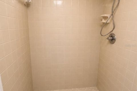 Condo in Altamonte Springs, Florida, 2 bedrooms  № 2230660 - photo 21