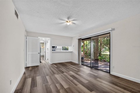 Townhouse in Longwood, Florida 2 bedrooms, 162.21 sq.m. № 2215096 - photo 11