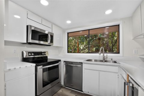 Townhouse in Longwood, Florida 2 bedrooms, 162.21 sq.m. № 2215096 - photo 4
