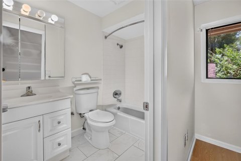 Townhouse in Longwood, Florida 2 bedrooms, 162.21 sq.m. № 2215096 - photo 22