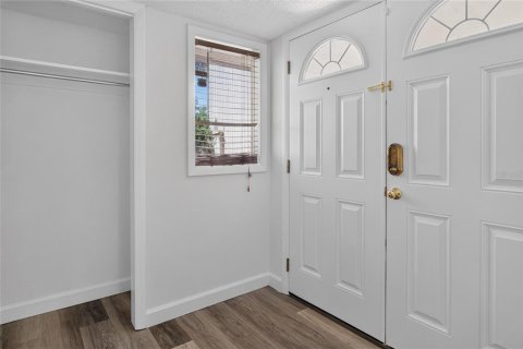 Townhouse in Longwood, Florida 2 bedrooms, 162.21 sq.m. № 2215096 - photo 3