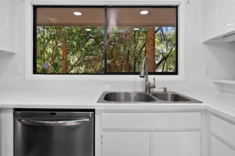 Townhouse in Longwood, Florida 2 bedrooms, 162.21 sq.m. № 2215096 - photo 8