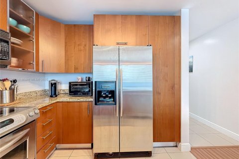 Condominio en venta en Hallandale Beach, Florida, 1 dormitorio, 77.2 m2 № 1863257 - foto 18