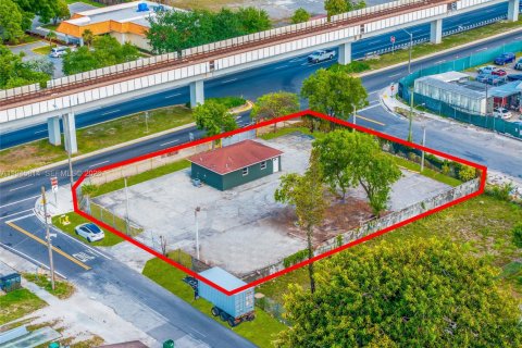 Commercial property in Miami, Florida № 2088929 - photo 20