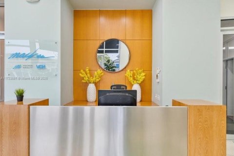 Commercial property in Hollywood, Florida № 1860296 - photo 3