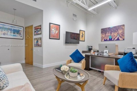 Commercial property in Hollywood, Florida № 1860296 - photo 25