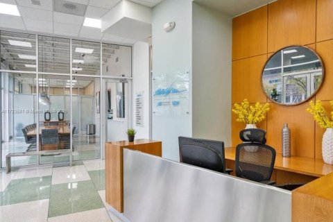 Commercial property in Hollywood, Florida № 1860296 - photo 8