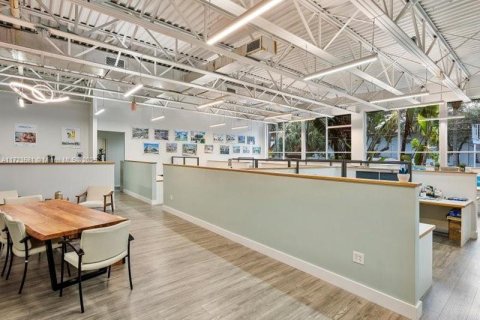 Commercial property in Hollywood, Florida № 1860296 - photo 29