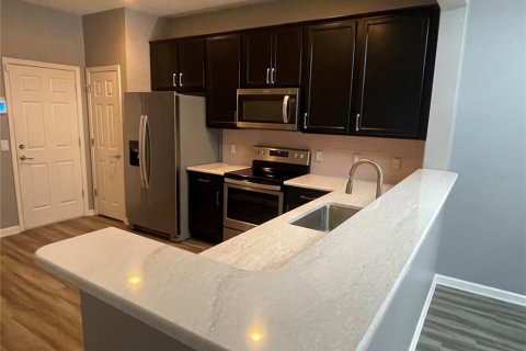 Touwnhouse à louer à Tampa, Floride: 3 chambres, 150.69 m2 № 2119026 - photo 2
