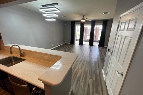 Touwnhouse à louer à Tampa, Floride: 3 chambres, 150.69 m2 № 2119026 - photo 3