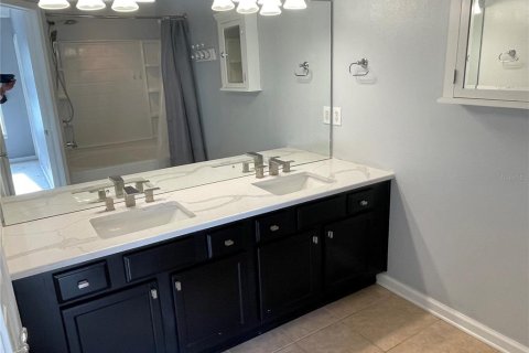 Touwnhouse à louer à Tampa, Floride: 3 chambres, 150.69 m2 № 2119026 - photo 7