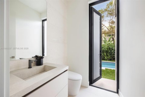 Townhouse in Miami, Florida 4 bedrooms, 270.16 sq.m. № 2049711 - photo 25