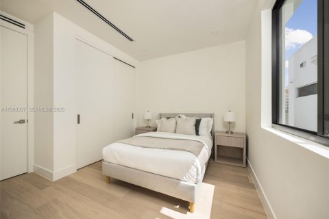 Townhouse in Miami, Florida 4 bedrooms, 270.16 sq.m. № 2049711 - photo 12