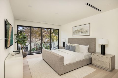 Townhouse in Miami, Florida 4 bedrooms, 270.16 sq.m. № 2049711 - photo 11