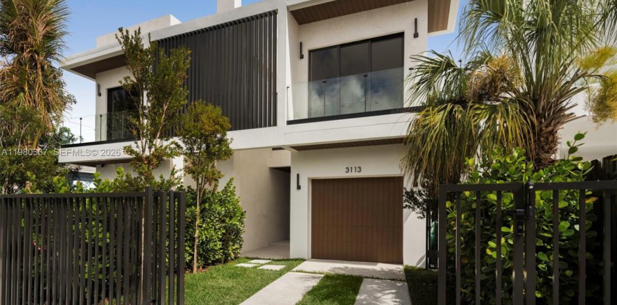 Townhouse in Miami, Florida 4 bedrooms, 270.16 sq.m. № 2049711