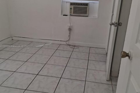 Apartment in Miami, Florida 1 bedroom, 226.12 sq.m. № 1955246 - photo 2