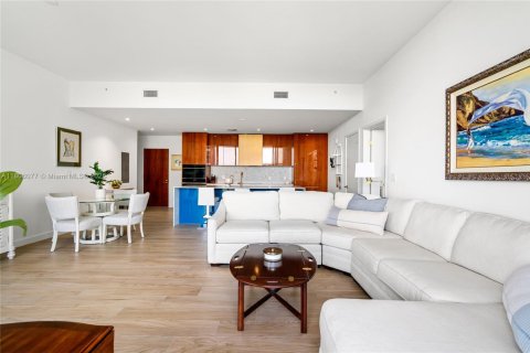 Condo in Miami, Florida, 2 bedrooms  № 1888802 - photo 8