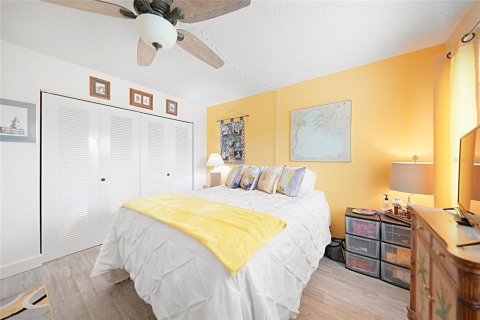 Condo in Punta Gorda, Florida, 2 bedrooms  № 1677874 - photo 12